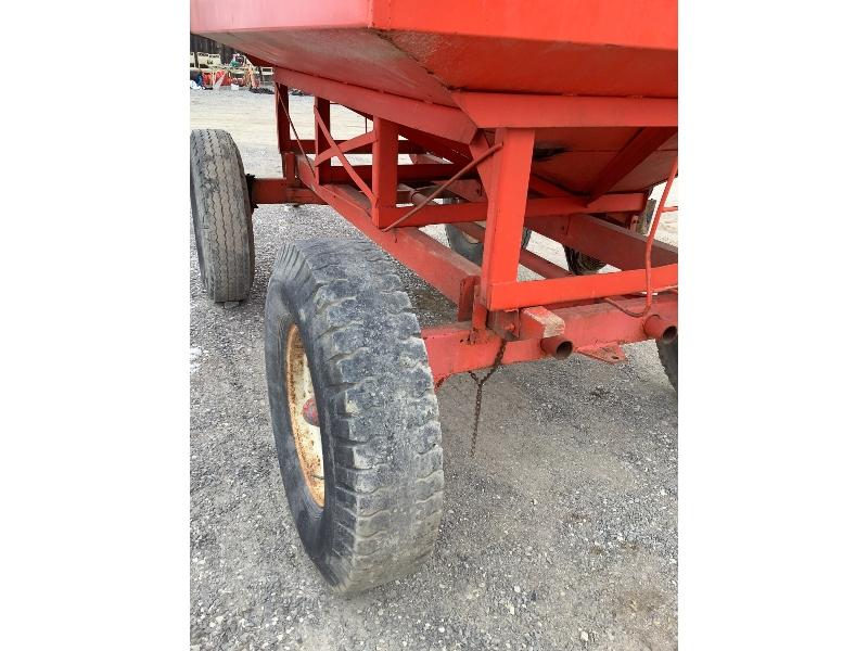 Gravity Wagon With Market Poly Hydraulic Auger