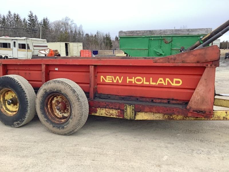 New Holland 790 Manure Spreader