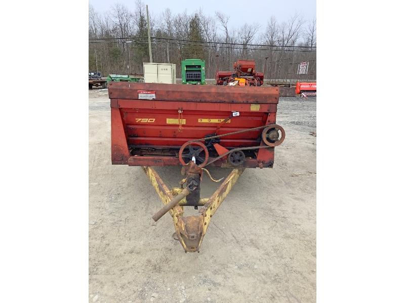 New Holland 790 Manure Spreader