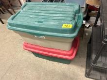 2 Rubbermaid Totes