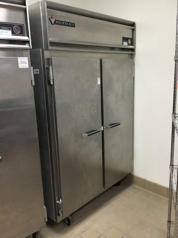 VICTORY COMMERCIAL DOUBLE DOOR REFRIGERATOR