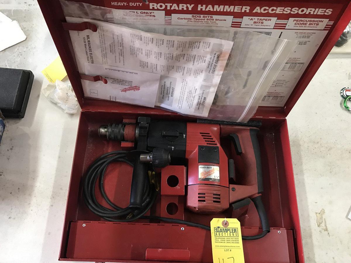 MILWAUKEE HEAVY DUTY ROTARY HAMMER WITH CASE