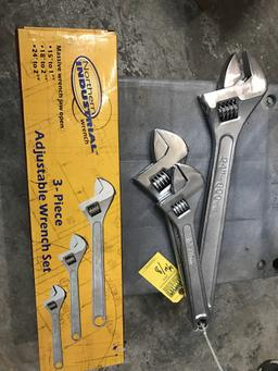 ADJUSTABLE WRENCHES - 2- 24'' / 2- 18'' / 2- 15'' (3 NEW IN BOX)