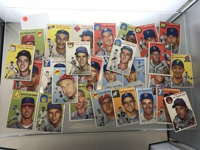 BASEBALL CARDS - 1954 TOPPS - COMMONS & SEMI-STARS - GRADE 1-3