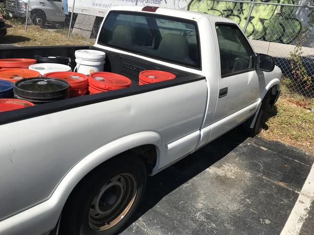 2000 CHEVY S-10 PICKUP TRUCK - 1GCCS1450Y8211697 - WHITE