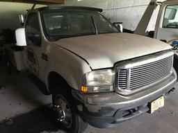 1999 FORD F-450 SUPER DUTY TOW TRUCK - 1FDXF46F9XEC26238 - WHITE - ODOMETER READS 276,589 MILES - PO