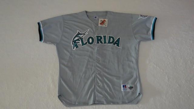 FLORIDA MARLINS AUTOGRAPHED JERSEY - IVAN ''PUDGE'' RODRIGUEZ