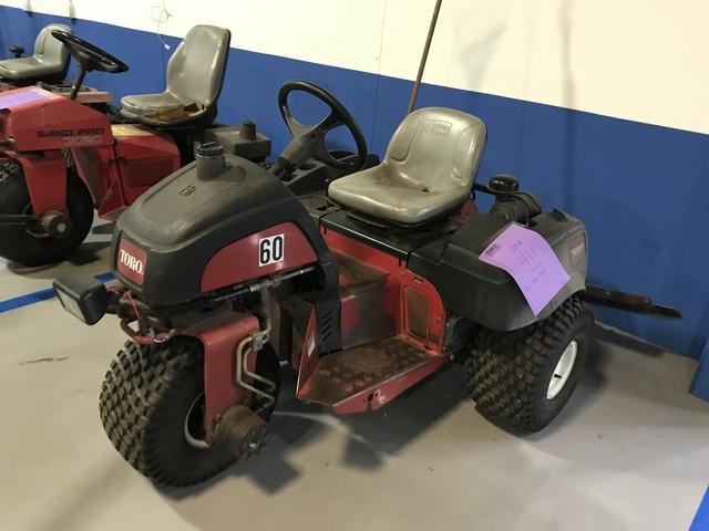 TORO 08703 TRACTOR - SERIAL No. 290000140 - 6897.9 HOURS