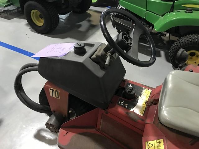 TORO SAND PRO 5020 TRACTOR