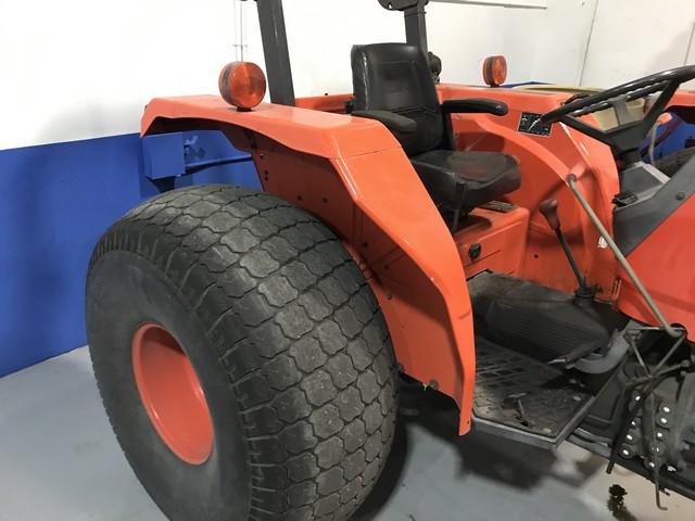 KUBOTA M4900 M490-10814 TRACTOR - 1526.9 HOURS