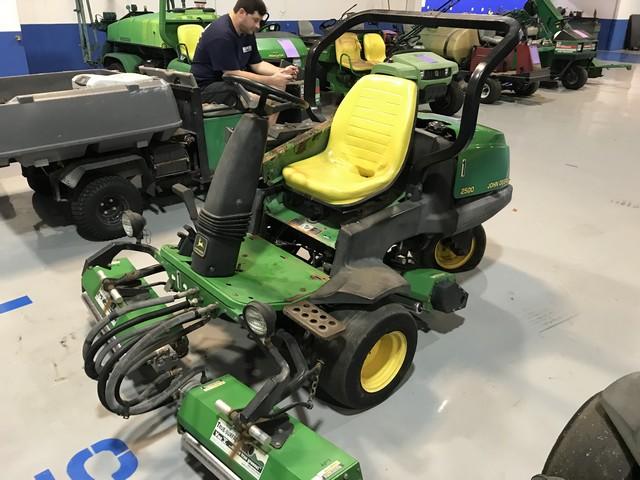 JOHN DEERE 2500 GREENS MOWER WITH TRUE-SURFACE VIBE V ATTACHMENTS - 4489 HOURS