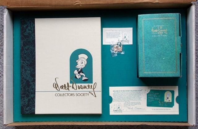 WALT DISNEY COLLECTIBLE - JIMINY CRICKET (1993 SOCIETY MEMBERSHIP KIT)