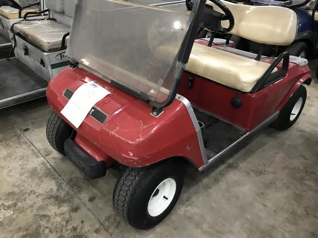 CLUB CAR GAS GOLF CART - RED