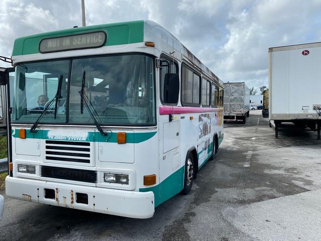 2002 BLUEBIRD BUS - VIN #1BAGBCPA22F208836 - 26 SEATER - CUMMINS DIESEL ENGINE - HANDICAP LIFT - MIL