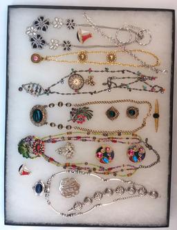 Necklace, Bracelet, Earring, & Brooch Lot