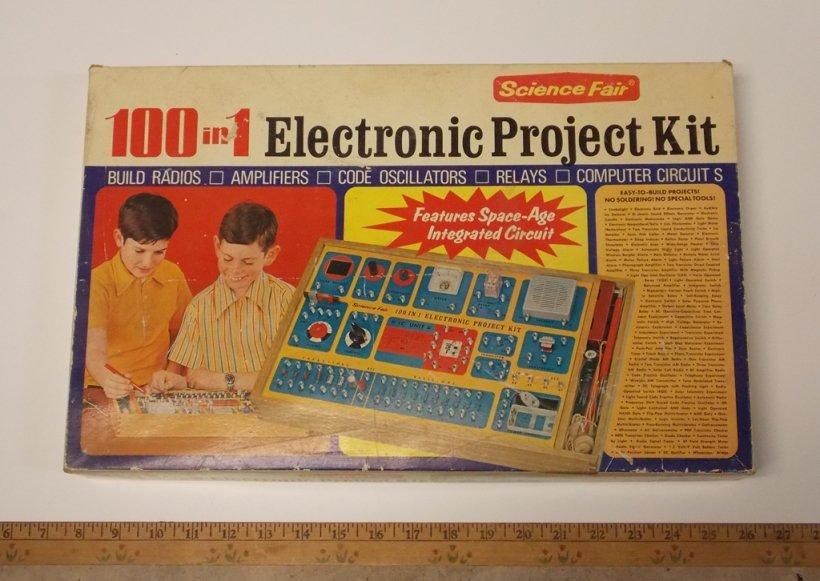 Science Fair 100 in 1 Electronic Kit in Original Box