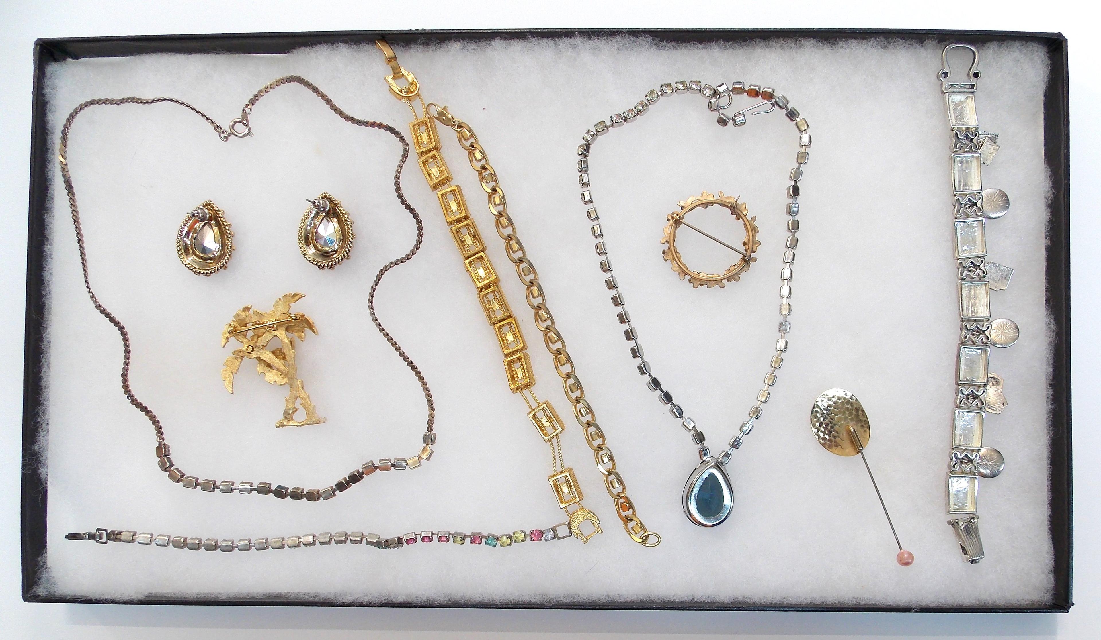 Necklace, Earring, Pin & Bracelet Lot
