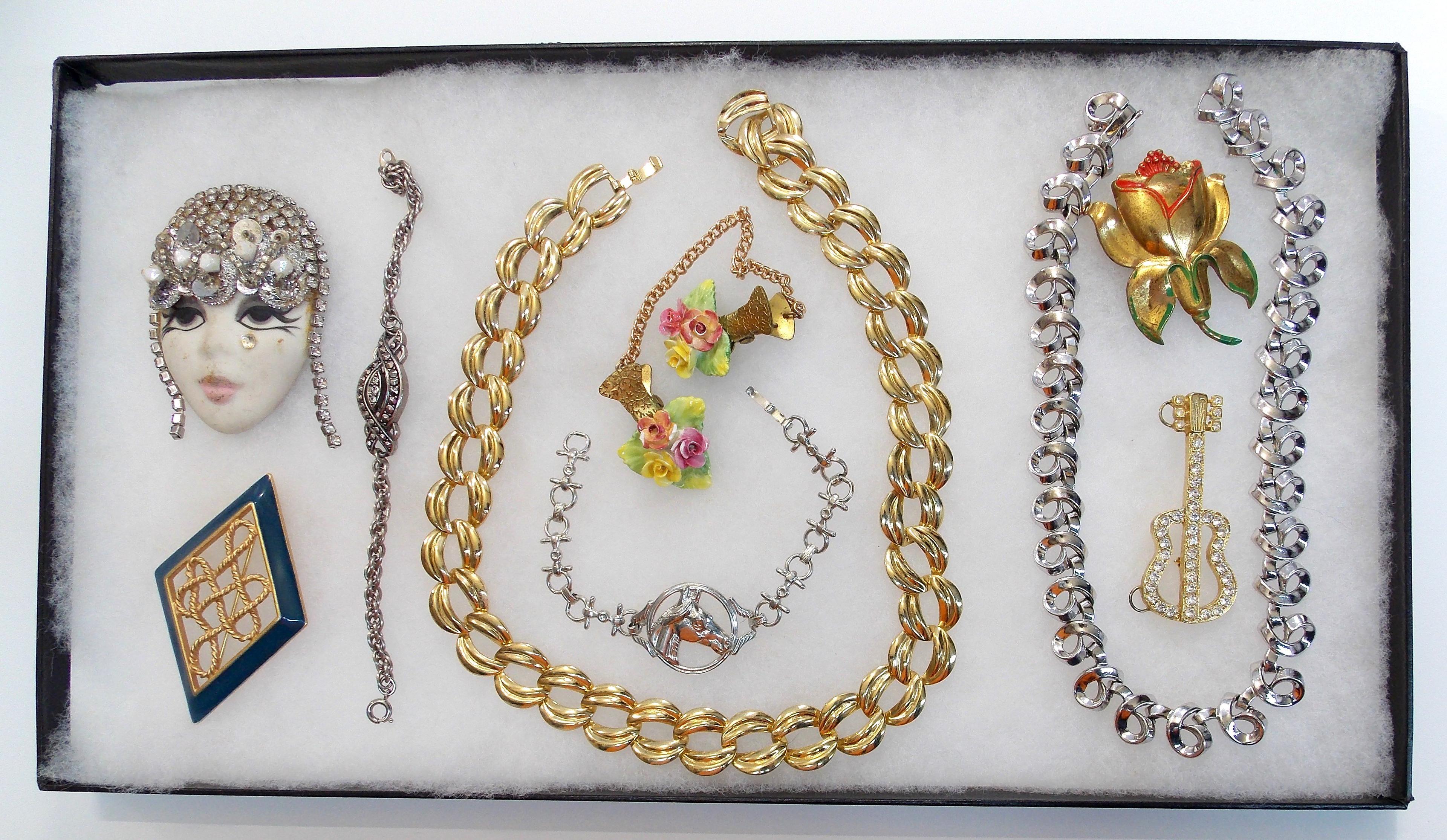 Necklace, Pin & Bracelet Lot