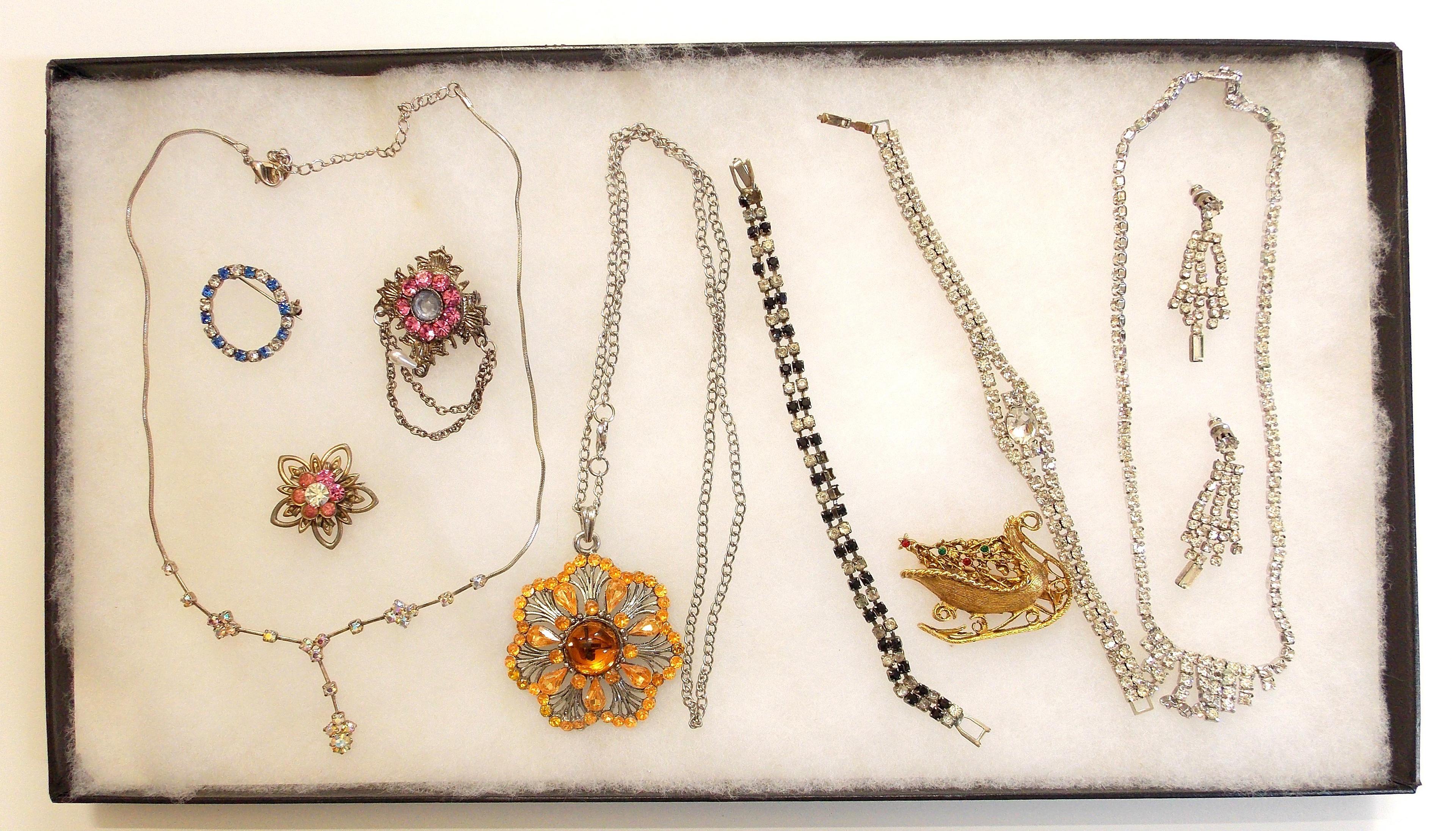 Necklace, Earring, Bracelet, & Brooch Lot