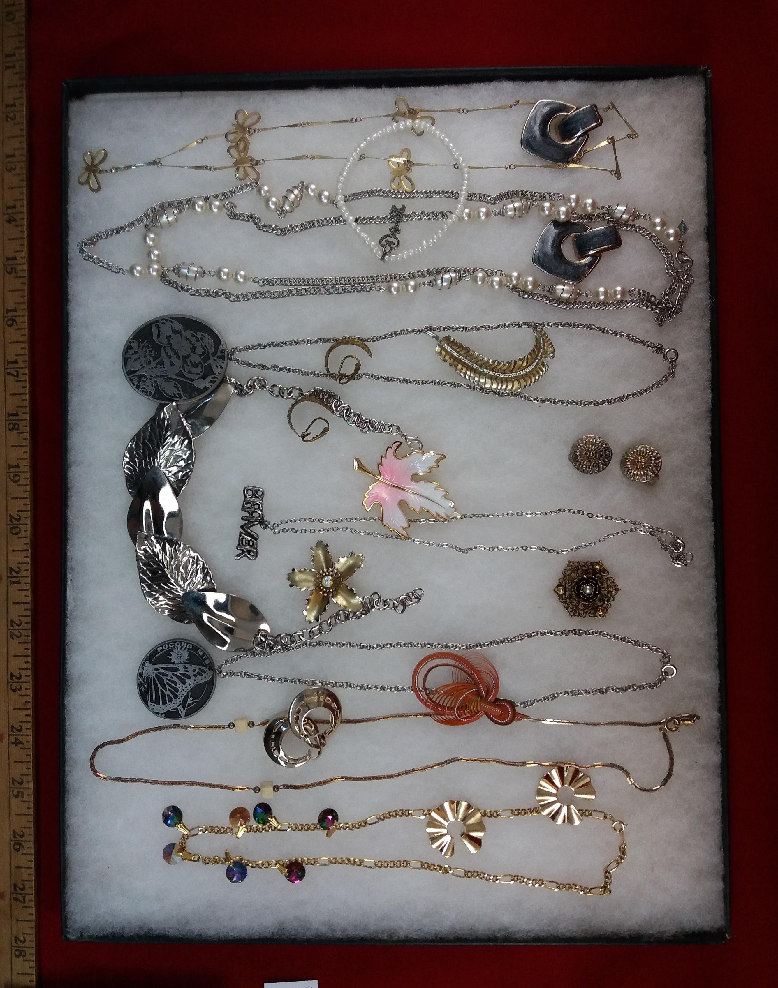 Necklace, Earring, Bracelet & Brooch Lot