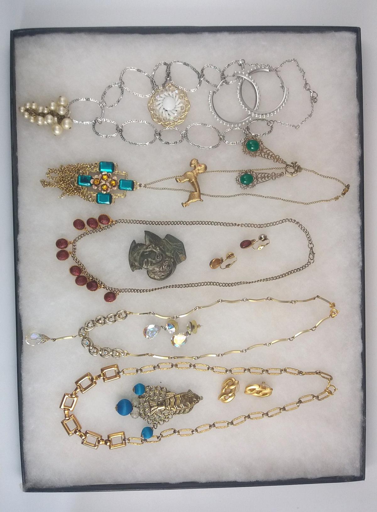 Necklace, Earring & Brooch Lot