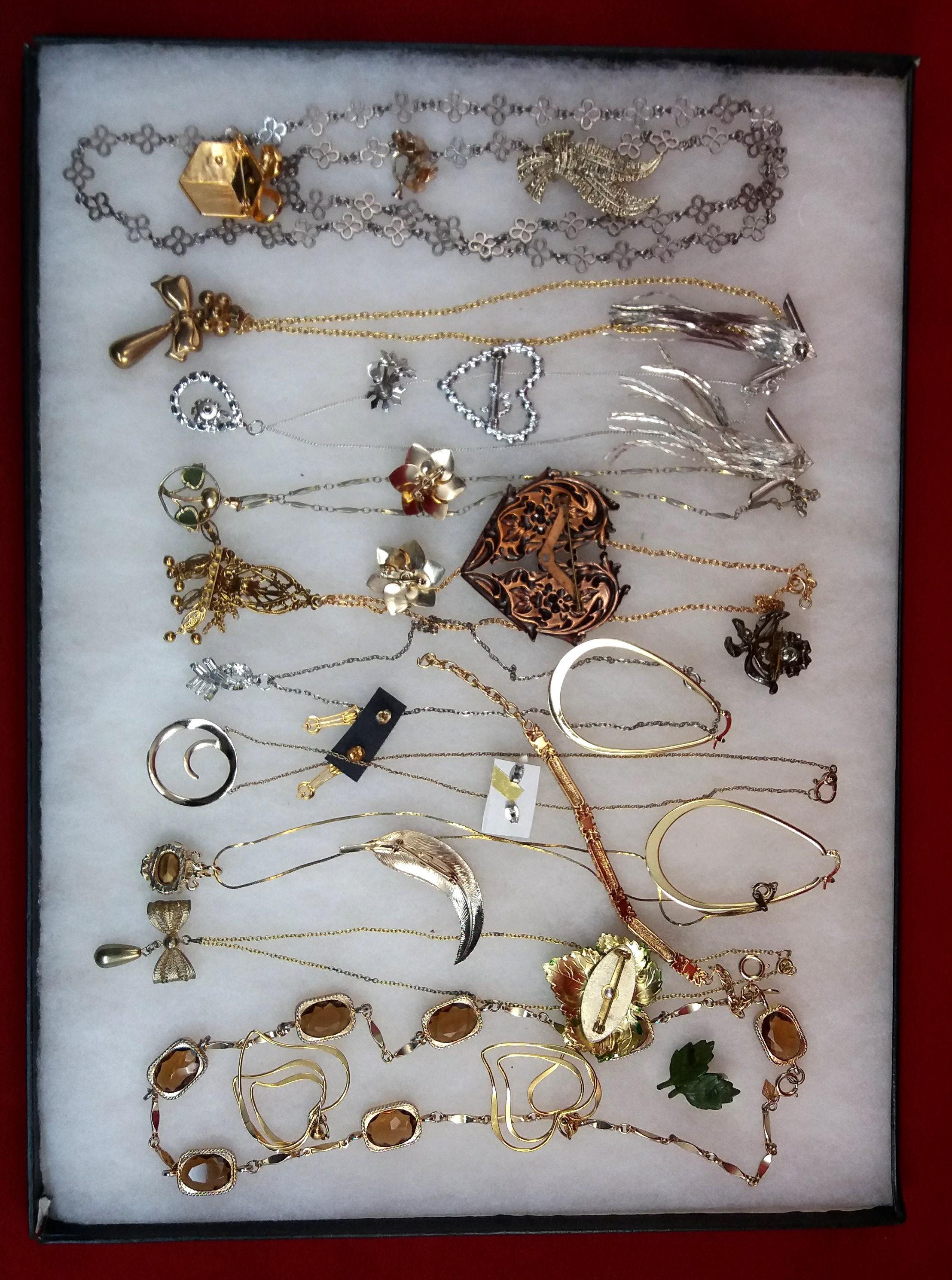 Gold Tone Necklace,Earring, Bracelet & Brooch Lot