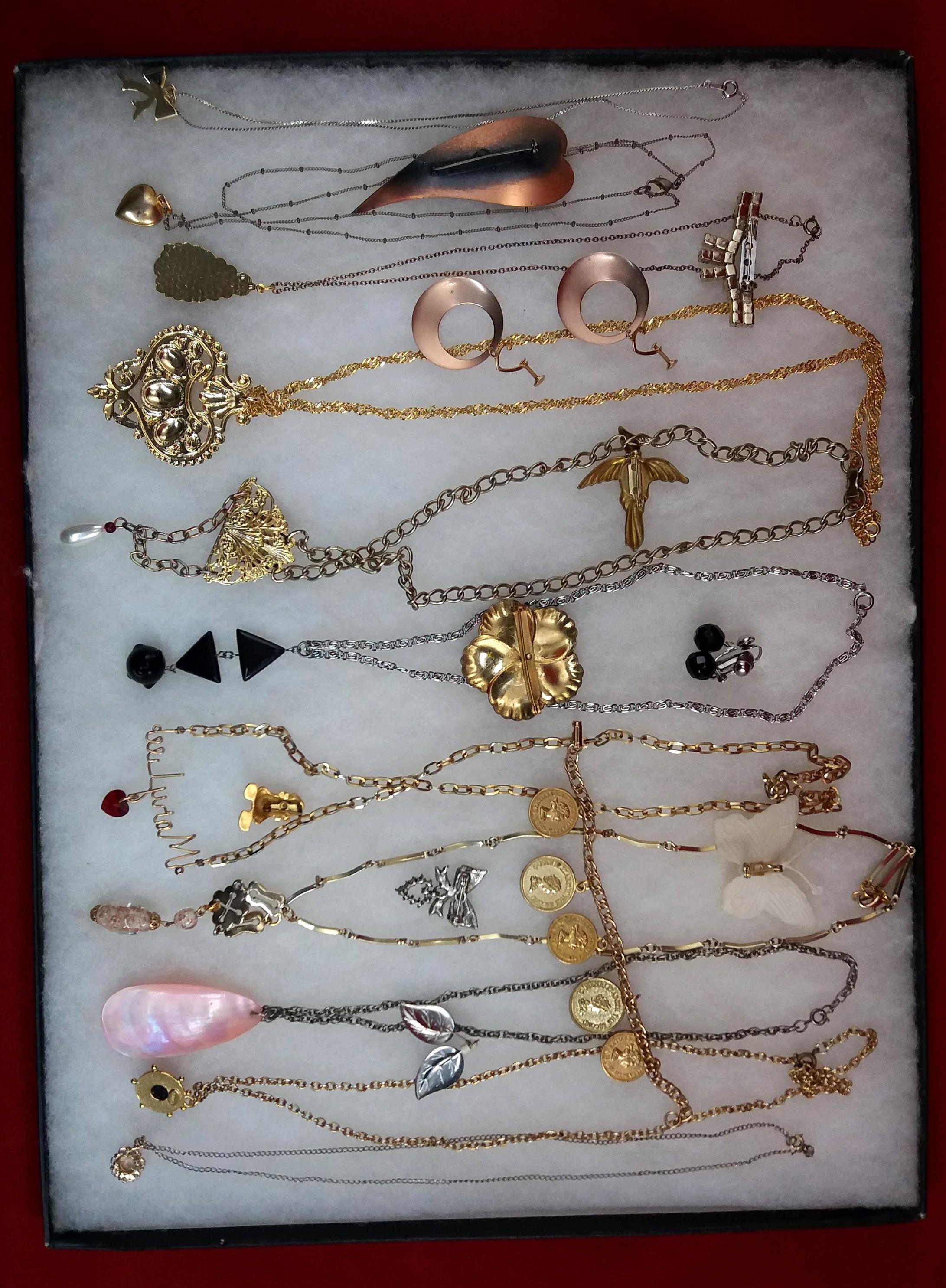 Necklace, Earring, Bracelet & Brooch Lot