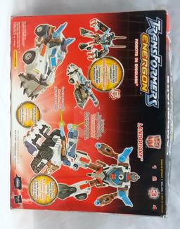 Landquake Energon Voyager Class Transformers Action Figure