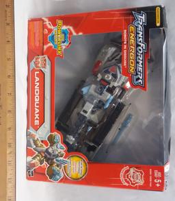 Landquake Energon Voyager Class Transformers Action Figure