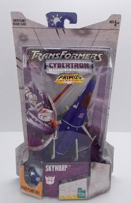Skywarp Cybertron Deluxe Class Transformers Action Figure