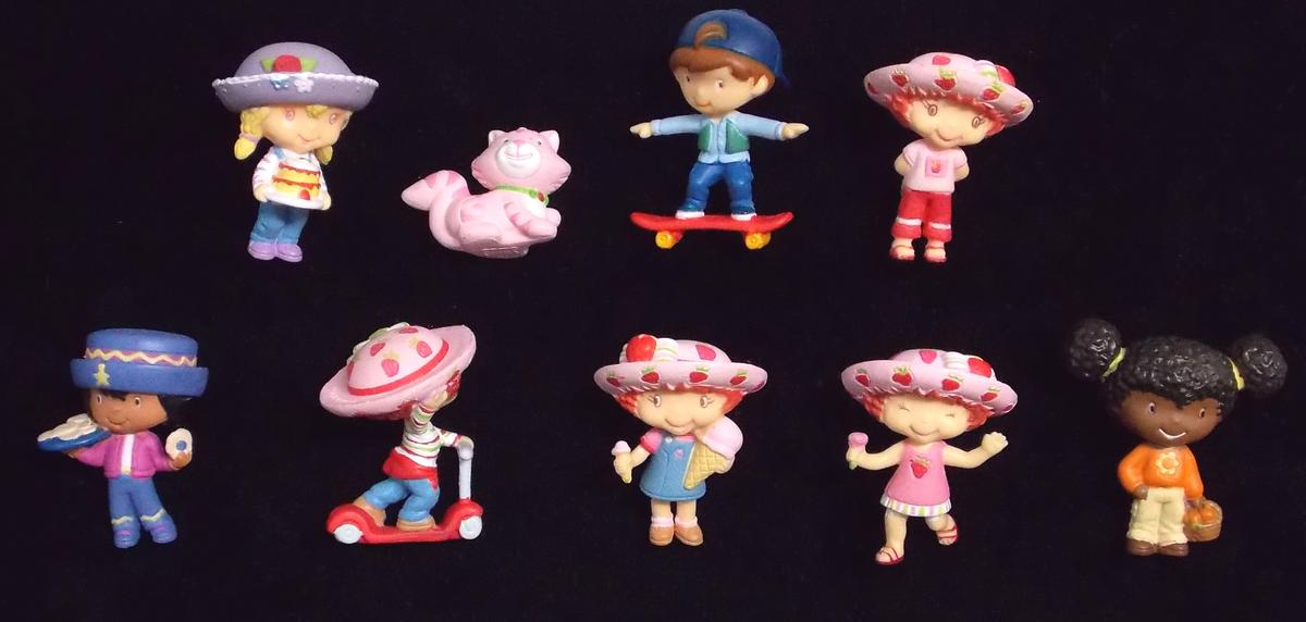 Strawberry Shortcake Lot of Miniature Figurines