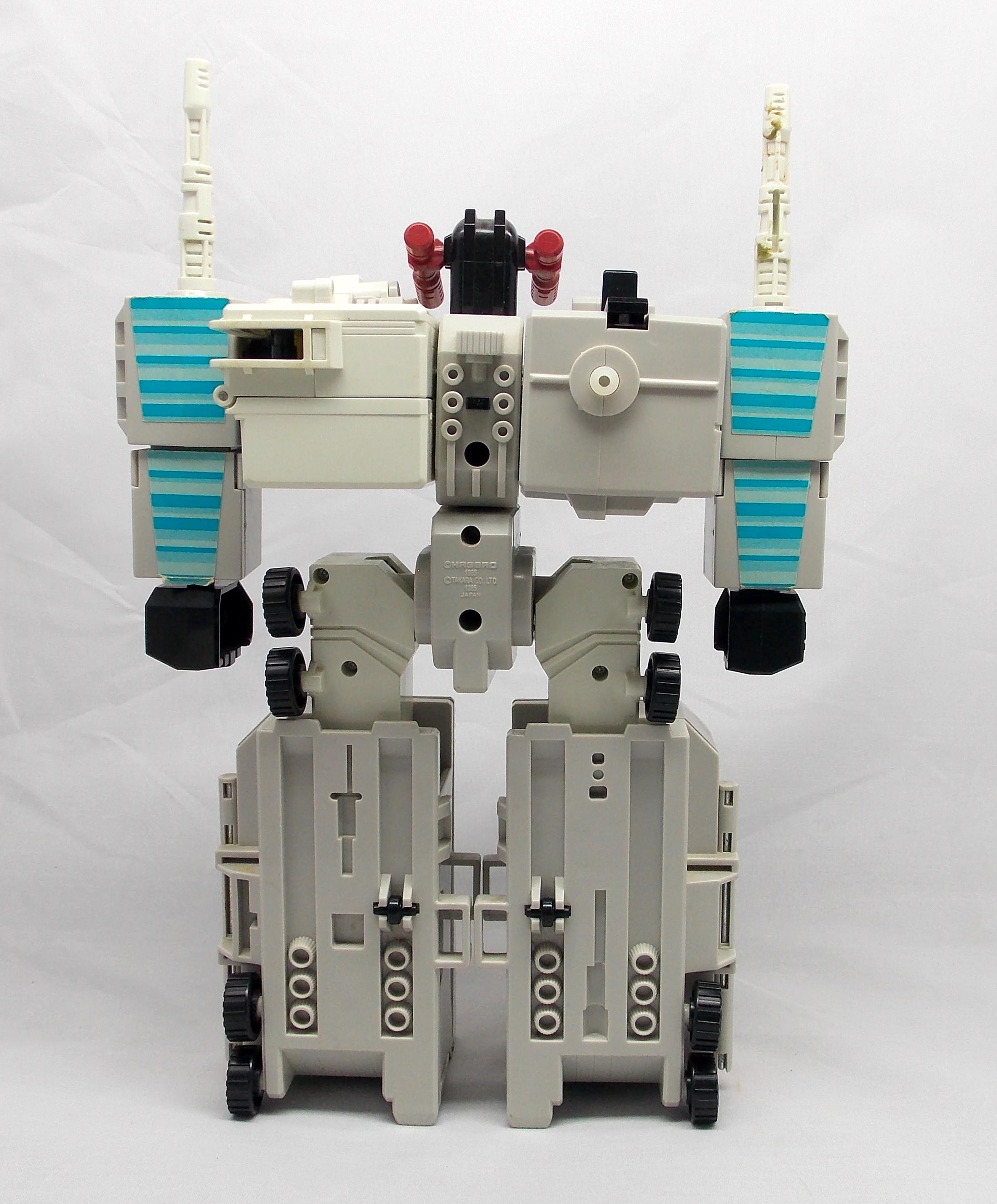 Metroplex G1 Vintage Transformers Figure