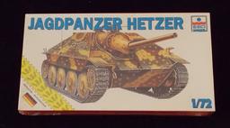 ESCI ERTL - 1/72 Scale German JagdPanzer Hetzer Tank Military Vehicle