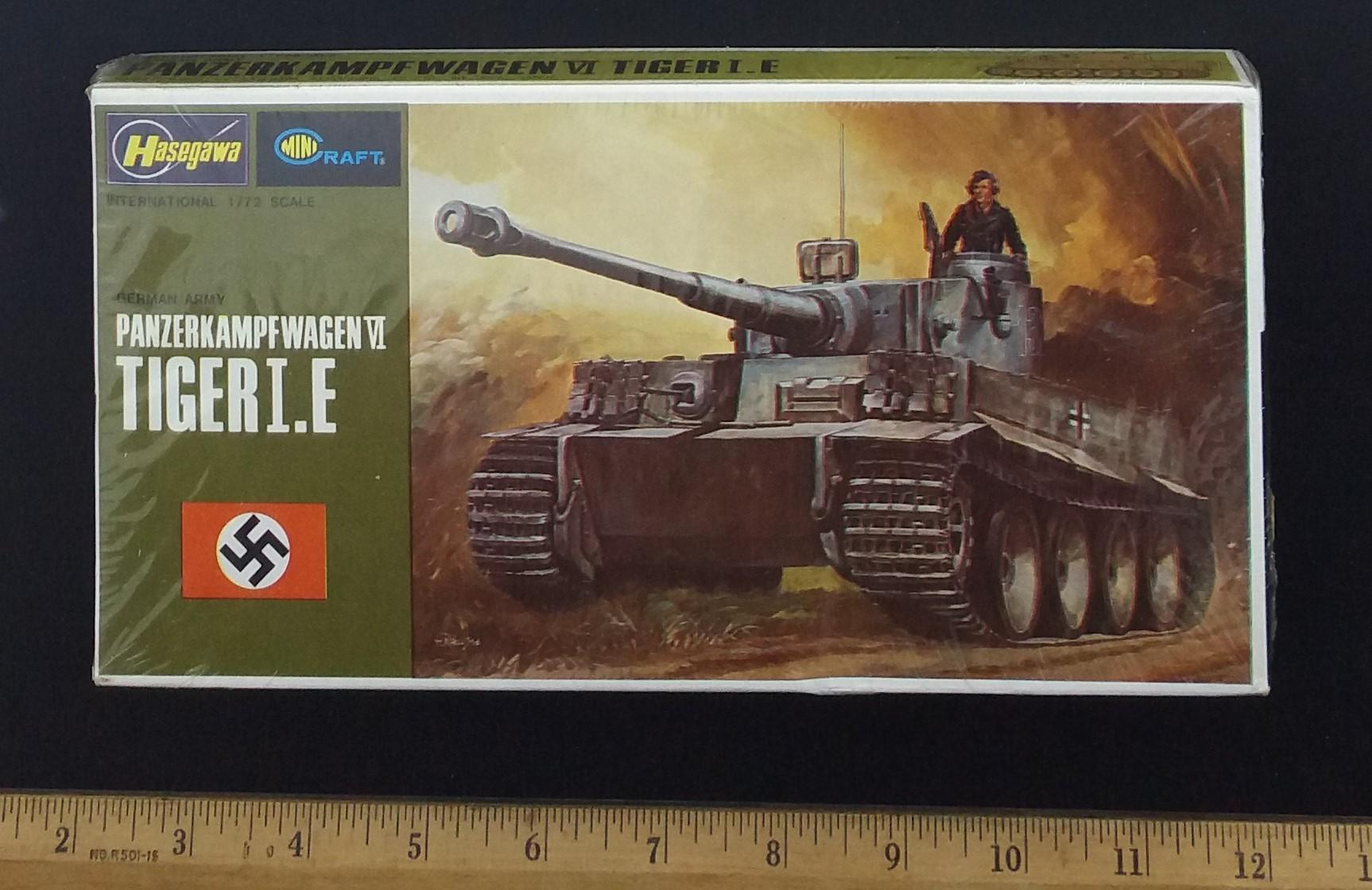 Hasegawa - 1/72 Scale Panzerkampfwagen VI Tiger I E Tank  Military Vehicle MiniCraft Model Kit