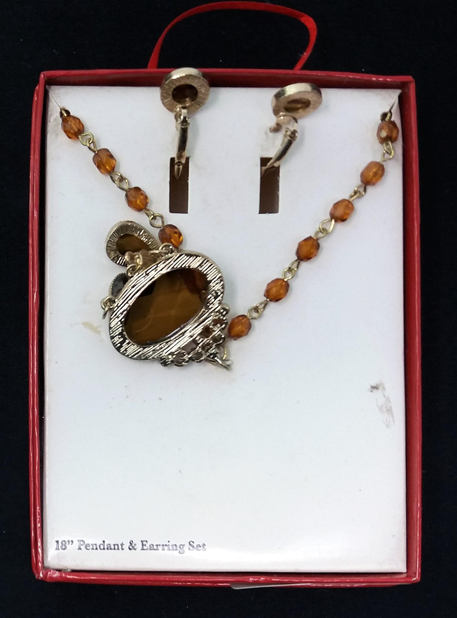 18" Pendant Necklace & Earring Set w/ Box