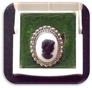 Vintage Cameo Ring w/ Milk Glass