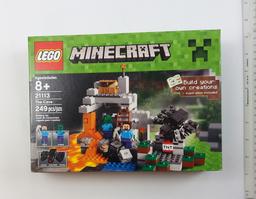 Lego 21113 MineCraft The Cave 249 Piece Building Block Set