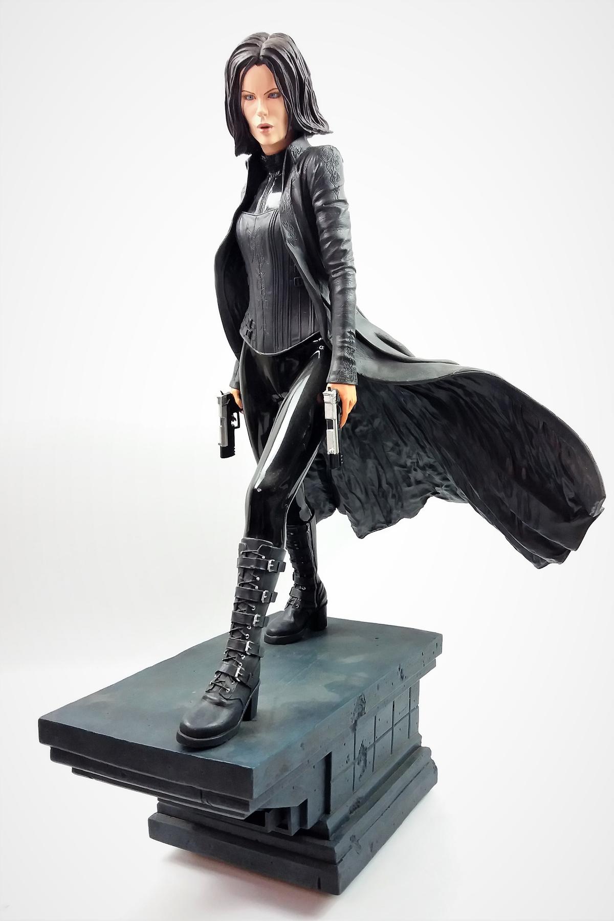 Underworld Selene Exclusive 1:4 Scale Statue  104/750 HCG Hollywood Collectibles