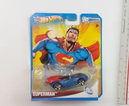 Superman DC Universe 2011 Hot Wheels Diecast Car