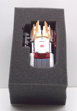 Lio Convoy Transformers Collector's Club Membership Exclusive Figure