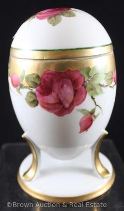 Mrkd. R.S. Germany 3-pedestal ftd. Egg with lid, white with large dark pink roses/green leaves