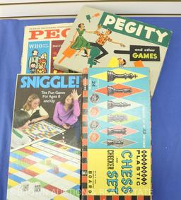 (4) Games - Sniggle!, (2) Pegity and Plastic Chess and Checker sets