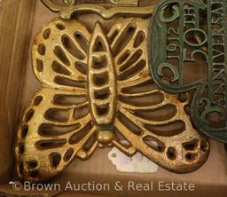 (5) Cast Iron trivets