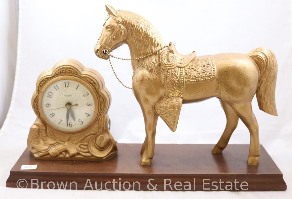 1950's United Brass horse clock, electric, mounted on wood - Works