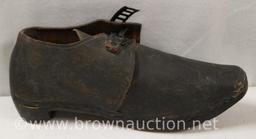 (3) Old pairs of shoes incl. wooden sandals