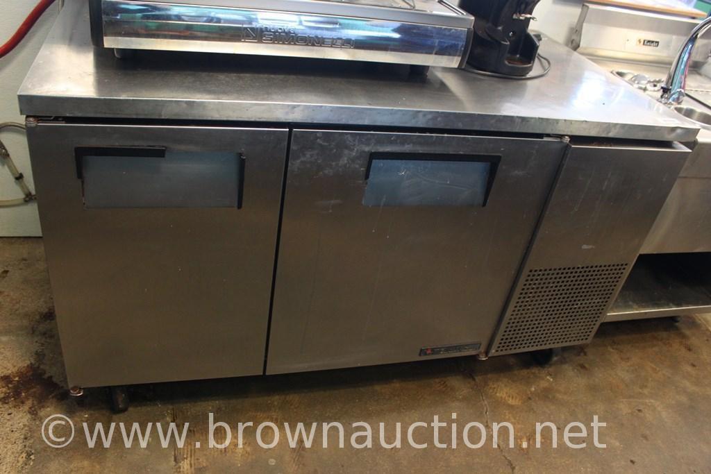 True Stainless countertop refrigerator, model TUC 60-32