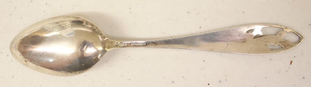 (4) Sterling silver souvenir spoons incl. Albany; Yellowstone; Toronto Cana