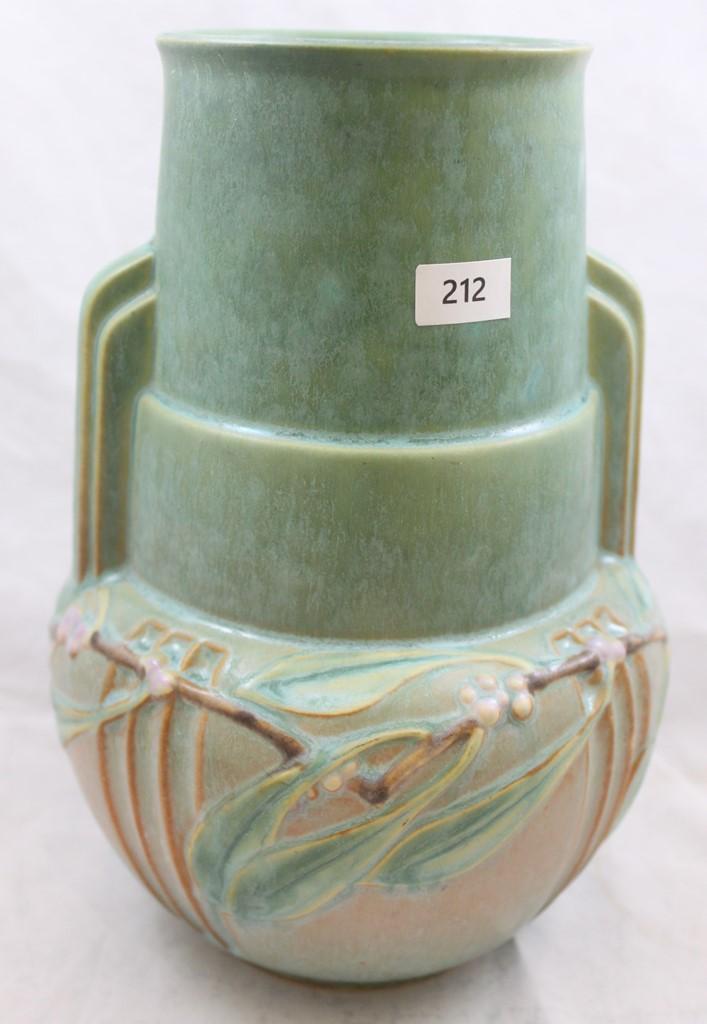 Roseville Laurel 674-9.25" vase, green
