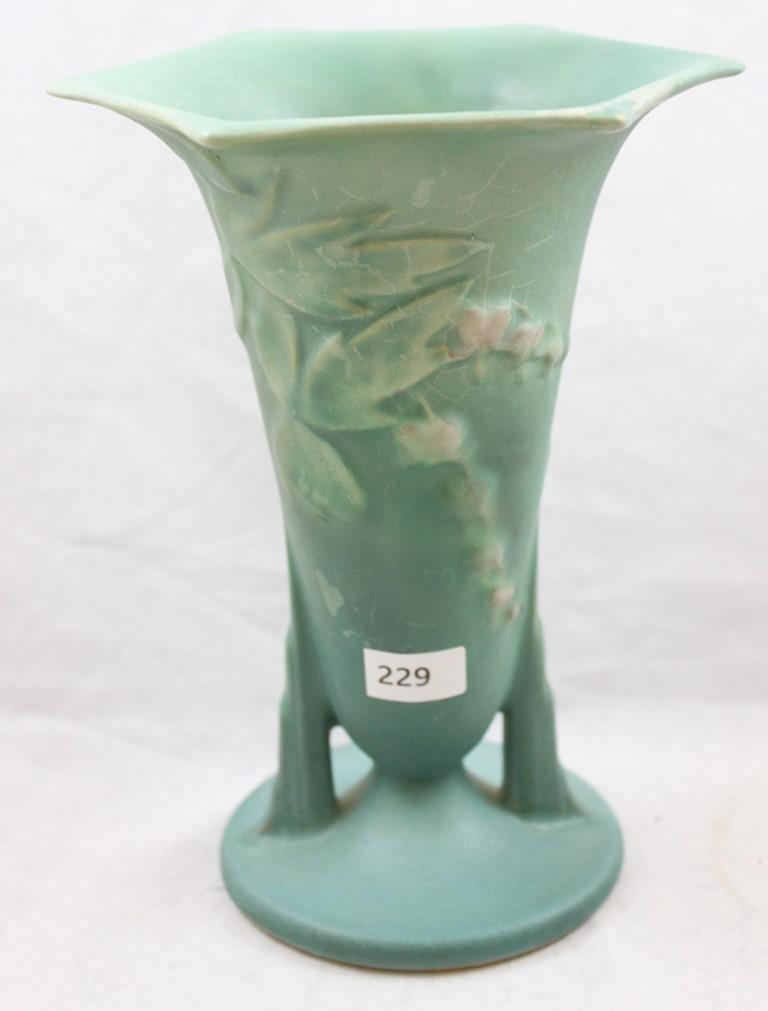 Roseville Bleeding Heart 966-7" vase, green (repaired)