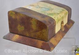 Vintage dresser box with nice scenic lid